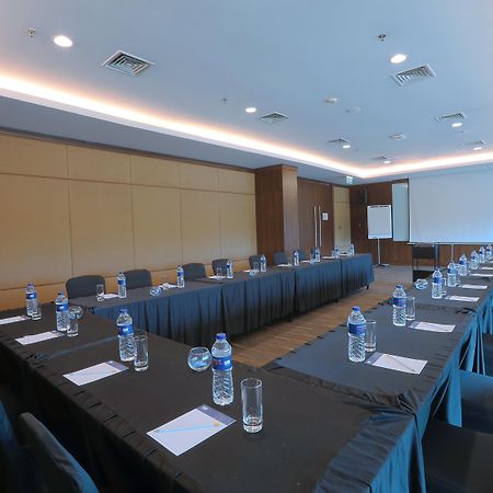 Holiday Inn Express Jakarta International Expo By Ihg Eksteriør billede