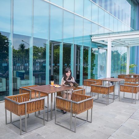 Holiday Inn Express Jakarta International Expo By Ihg Eksteriør billede