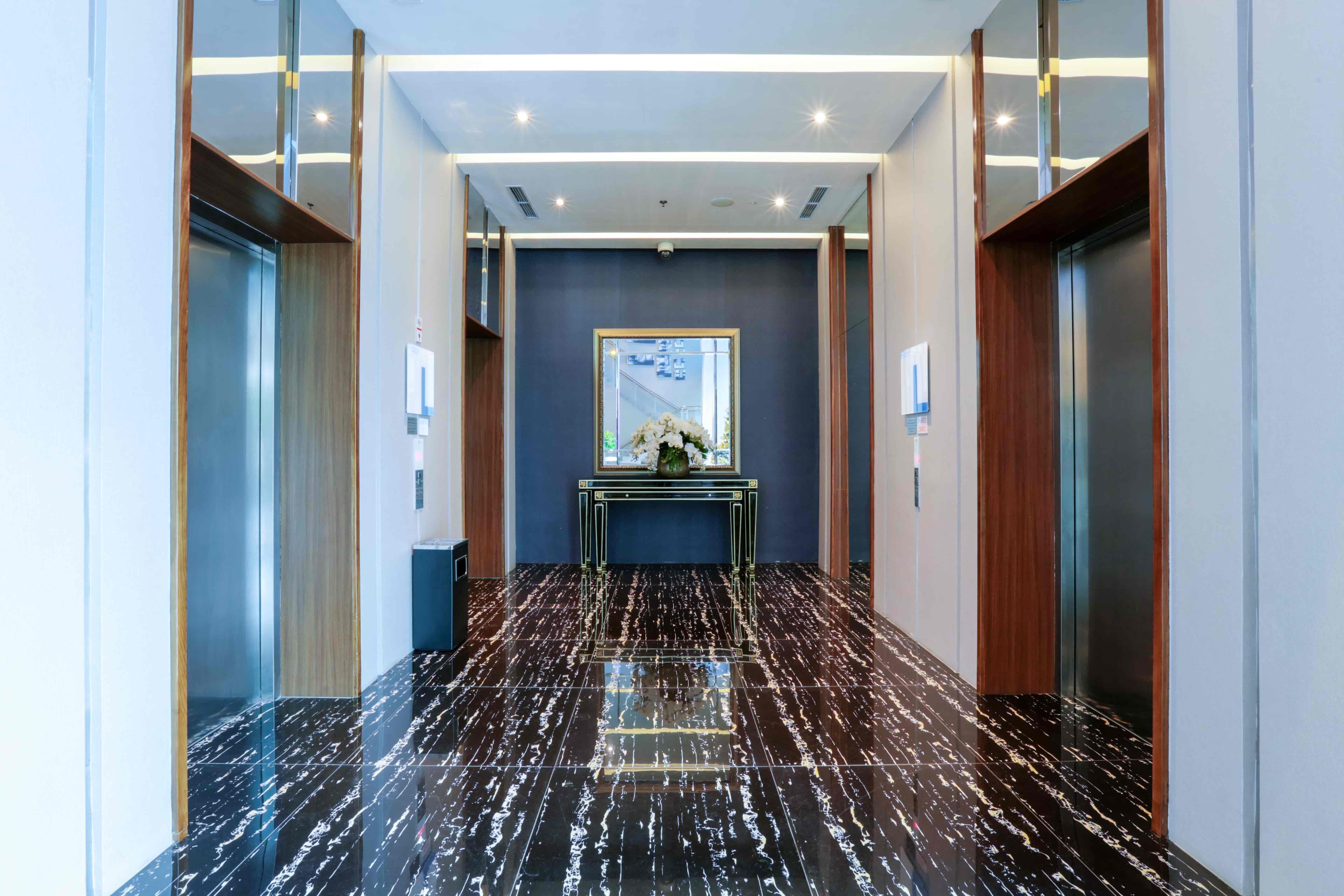 Holiday Inn Express Jakarta International Expo By Ihg Eksteriør billede