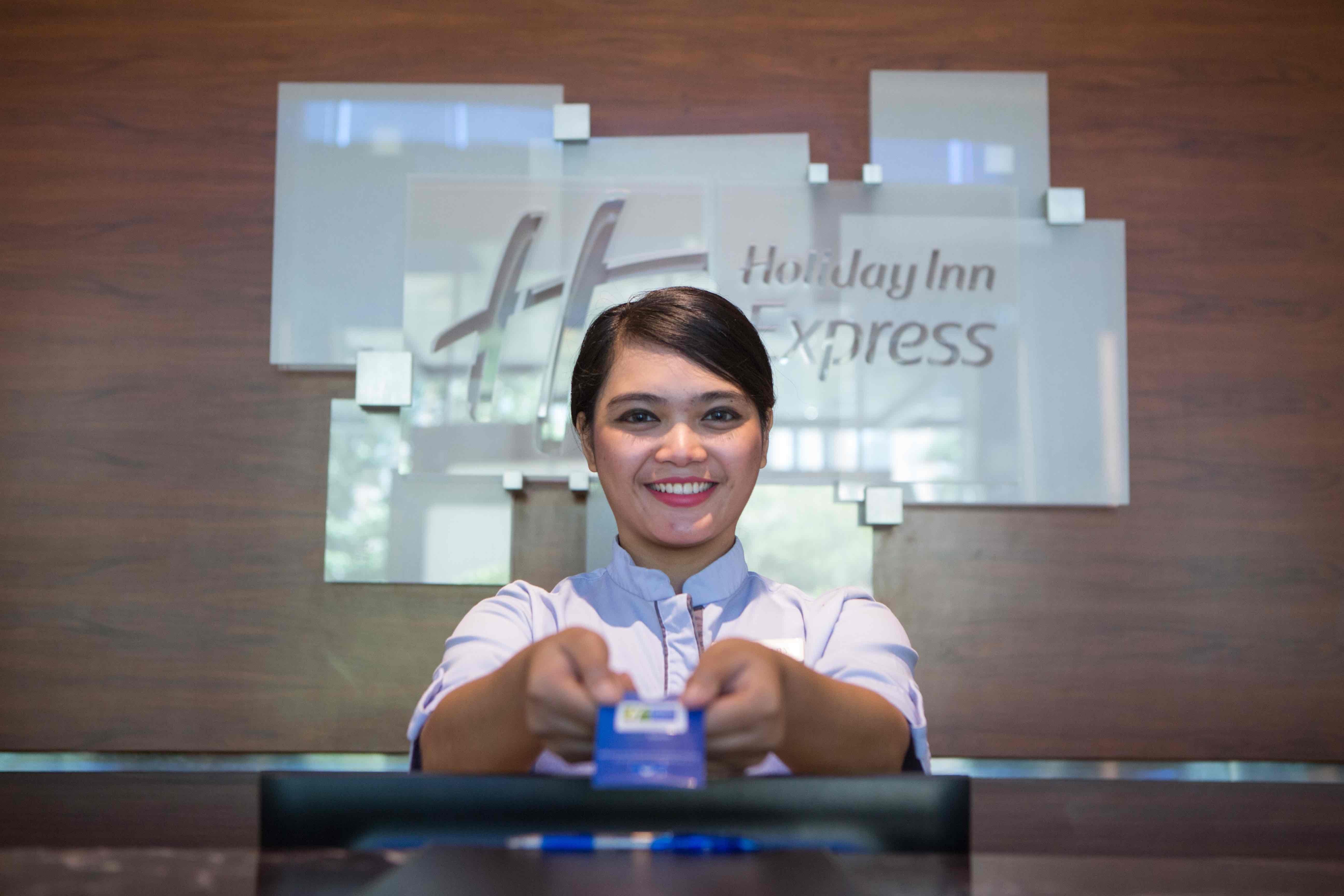 Holiday Inn Express Jakarta International Expo By Ihg Eksteriør billede