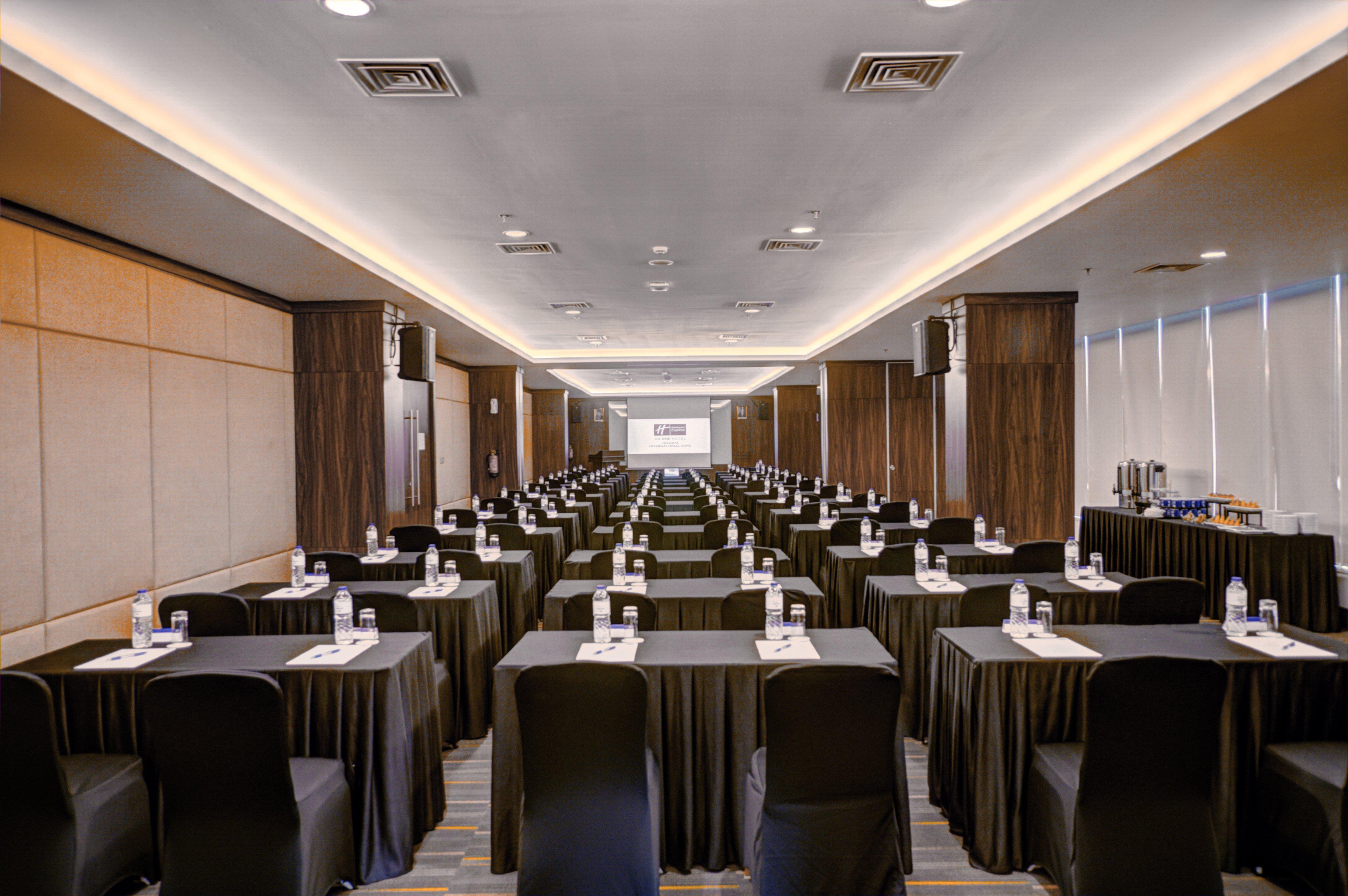 Holiday Inn Express Jakarta International Expo By Ihg Eksteriør billede
