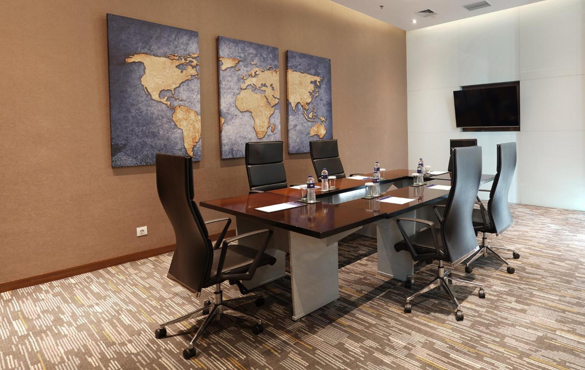 Holiday Inn Express Jakarta International Expo By Ihg Eksteriør billede