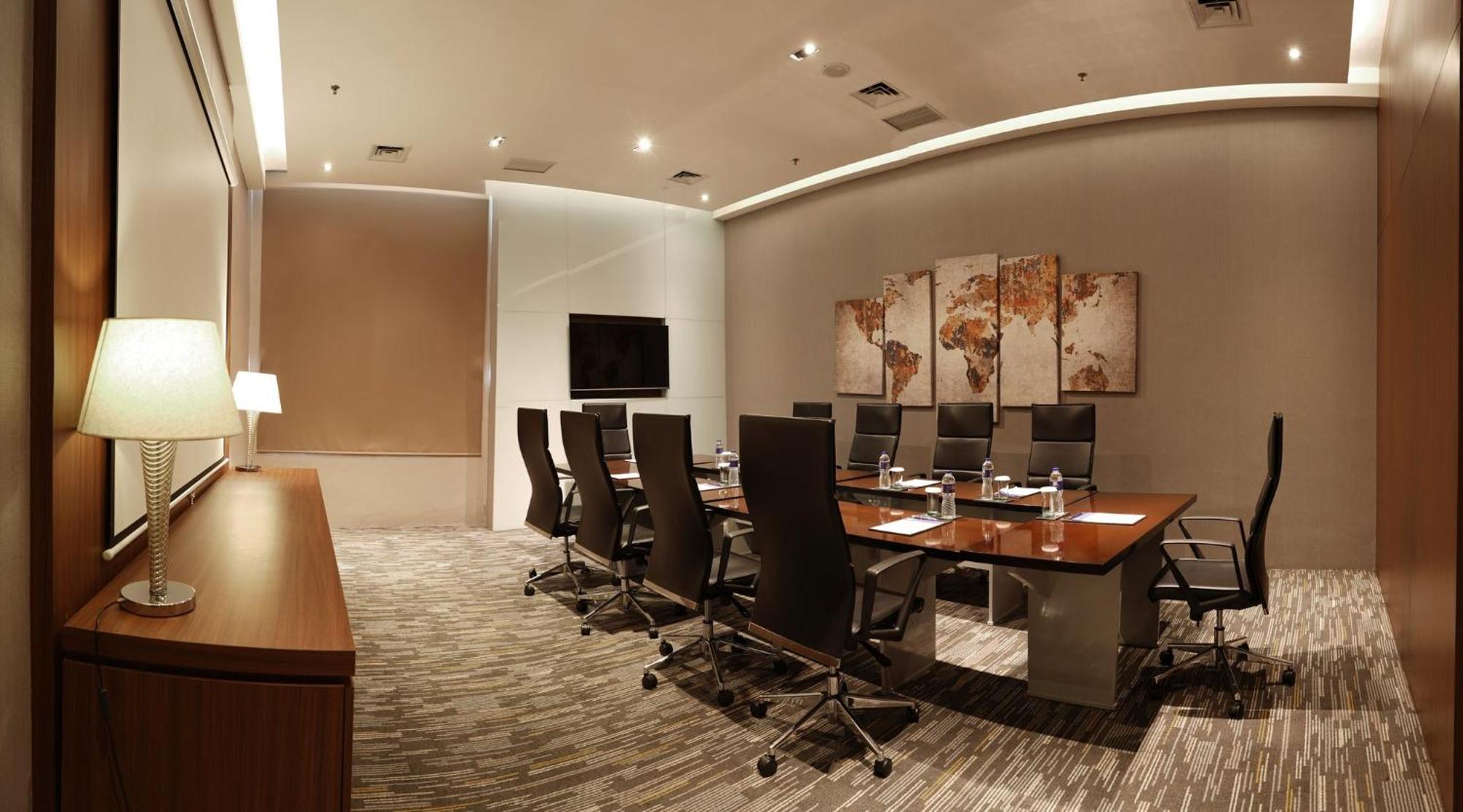 Holiday Inn Express Jakarta International Expo By Ihg Eksteriør billede