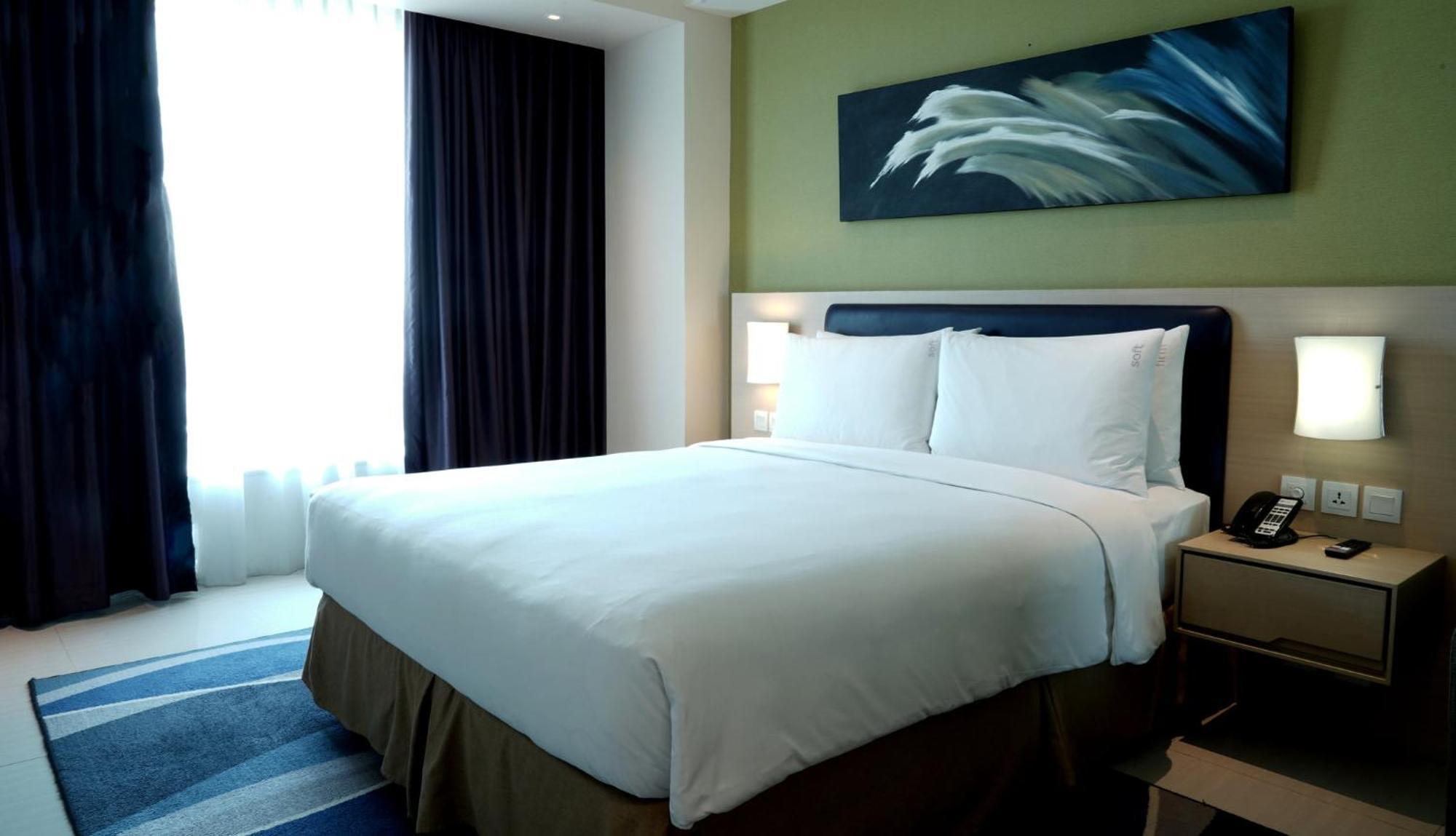 Holiday Inn Express Jakarta International Expo By Ihg Eksteriør billede